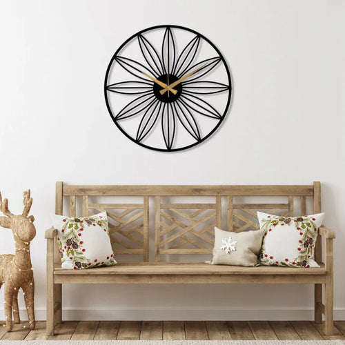 Twelve leaf black wallclock